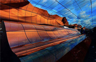 曲面拼接屏相比“平面”的液晶拼接屏究竟有什么優(yōu)勢？