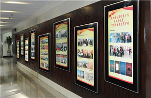 液晶廣告機(jī)：高效傳播的新媒體利器